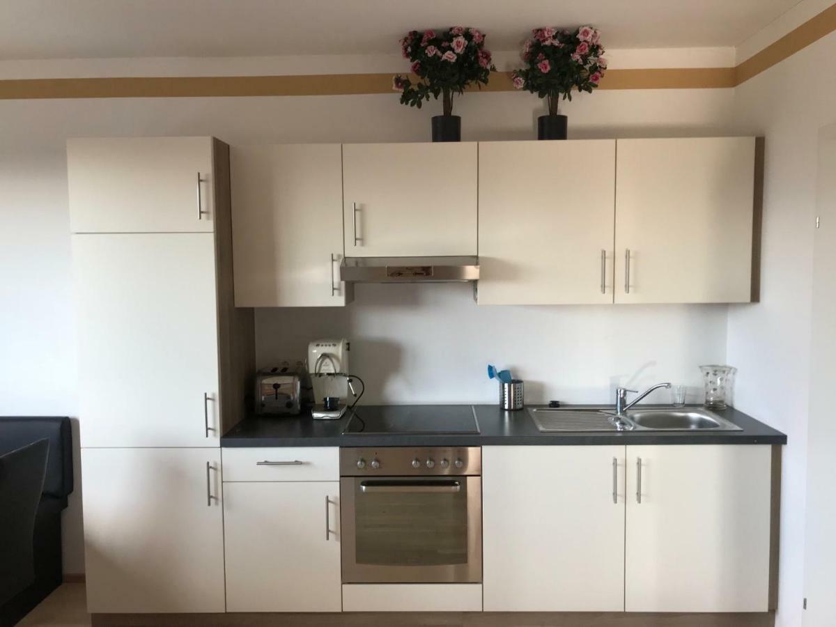 Kmheim, Cozy 103M2 Apartment, With 3 Bedroom And Covered Free Parking Place, Close To City Center Graz Exterior photo