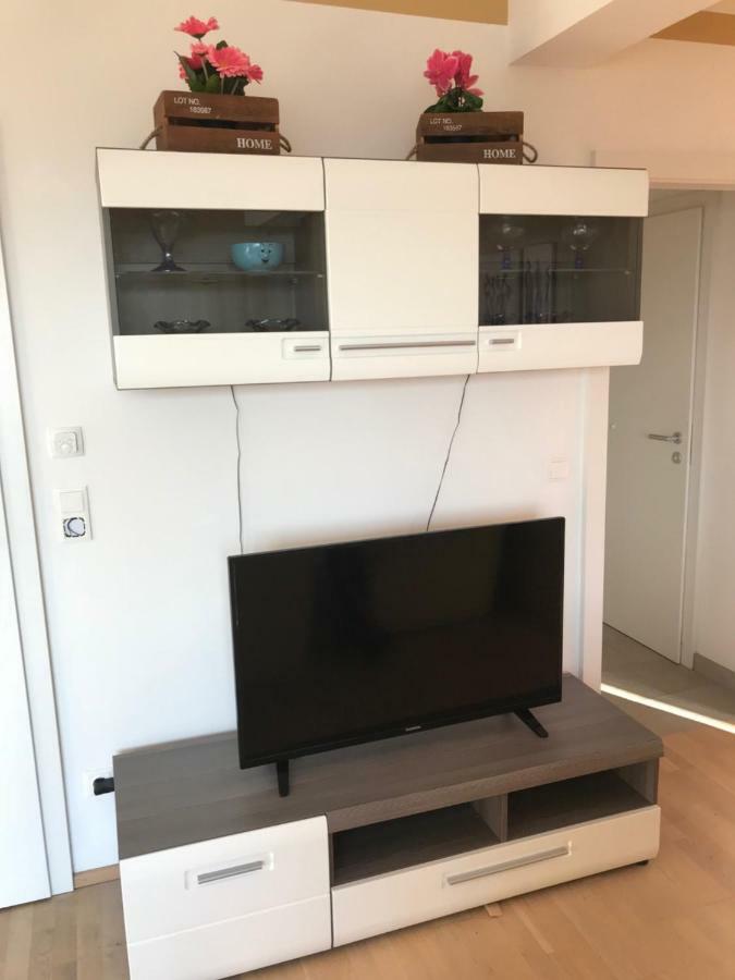 Kmheim, Cozy 103M2 Apartment, With 3 Bedroom And Covered Free Parking Place, Close To City Center Graz Exterior photo